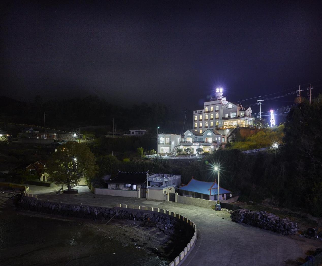 Goheung Hayan Noeul Hotel Exterior photo