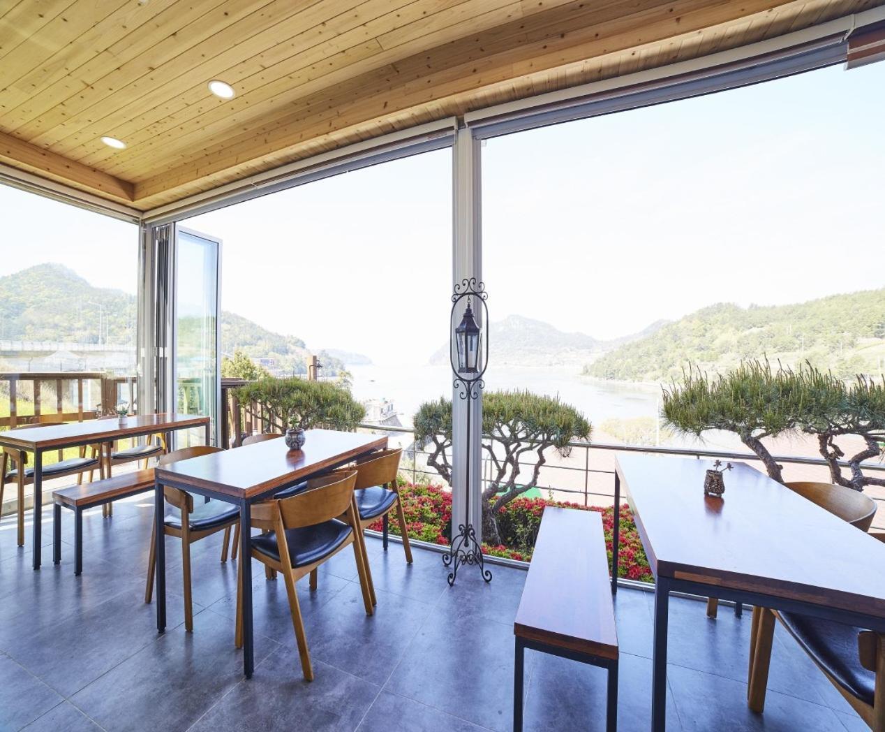 Goheung Hayan Noeul Hotel Exterior photo